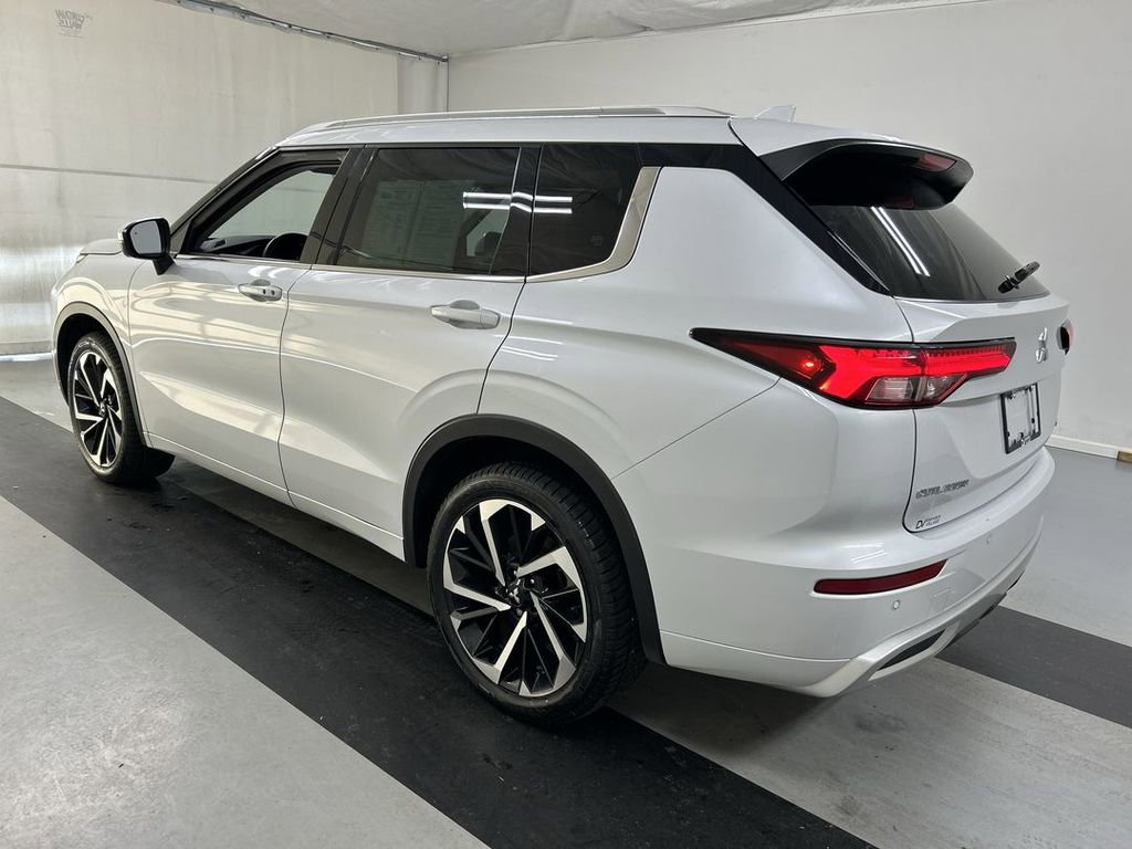 Used 2023 Mitsubishi Outlander SEL image 7