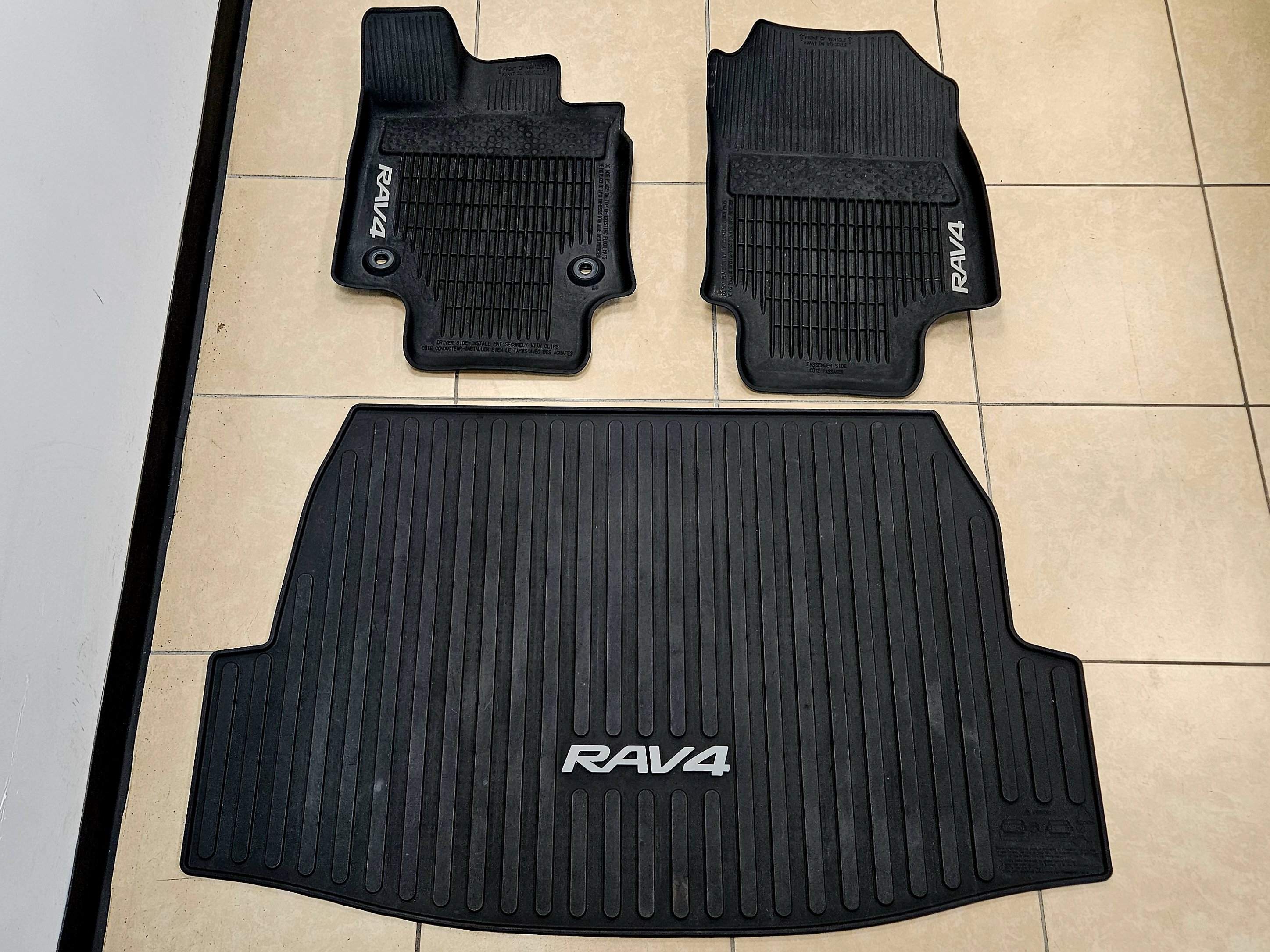 Used 2019 Toyota RAV4 Limited w/ Advanced Technology Package AWD/4WD image 43