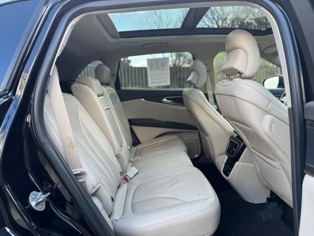 Used 2019 Lincoln Nautilus Select w/ Cargo Utility Package AWD/4WD image 17