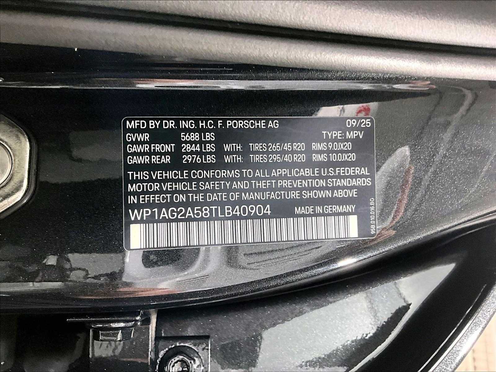 Used 2026 Porsche Macan S AWD/4WD image 25