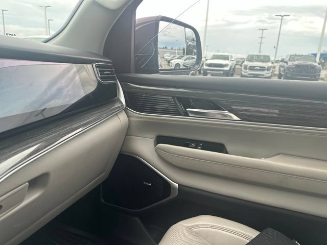 Used 2022 Jeep Wagoneer Series III w/ Premium Group I AWD/4WD image 25