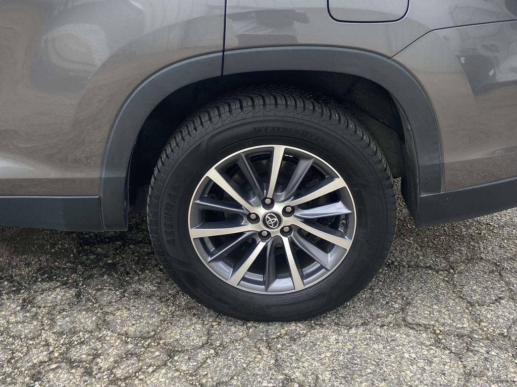 Used 2019 Toyota Highlander XLE image 9