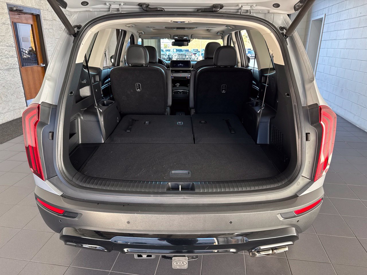 Used 2021 Kia Telluride EX w/ EX Premium Package AWD/4WD image 10