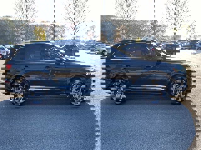 Used 2021 Audi Q7 3.0T Prestige image 2