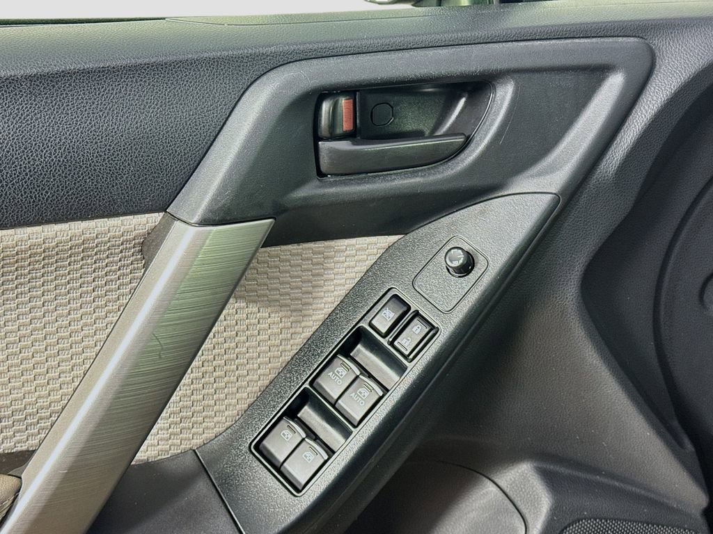 Used 2017 Subaru Forester 2.5i Premium w/ All-Weather Package image 20