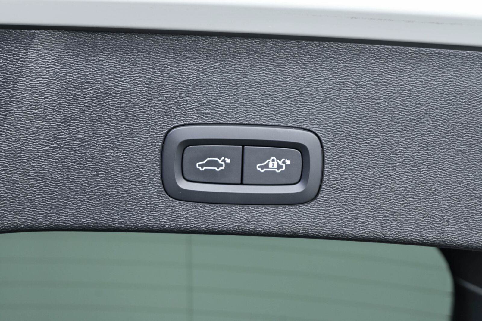 Certified 2024 Volvo C40 Recharge Ultimate AWD/4WD image 32