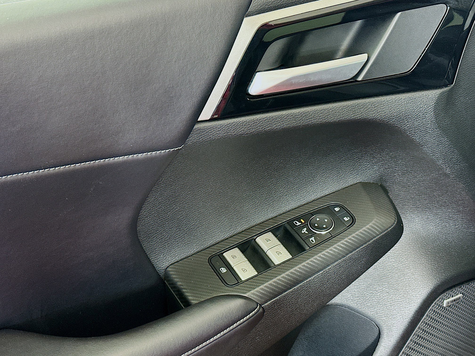 Used 2025 Mitsubishi Outlander SE FWD image 15