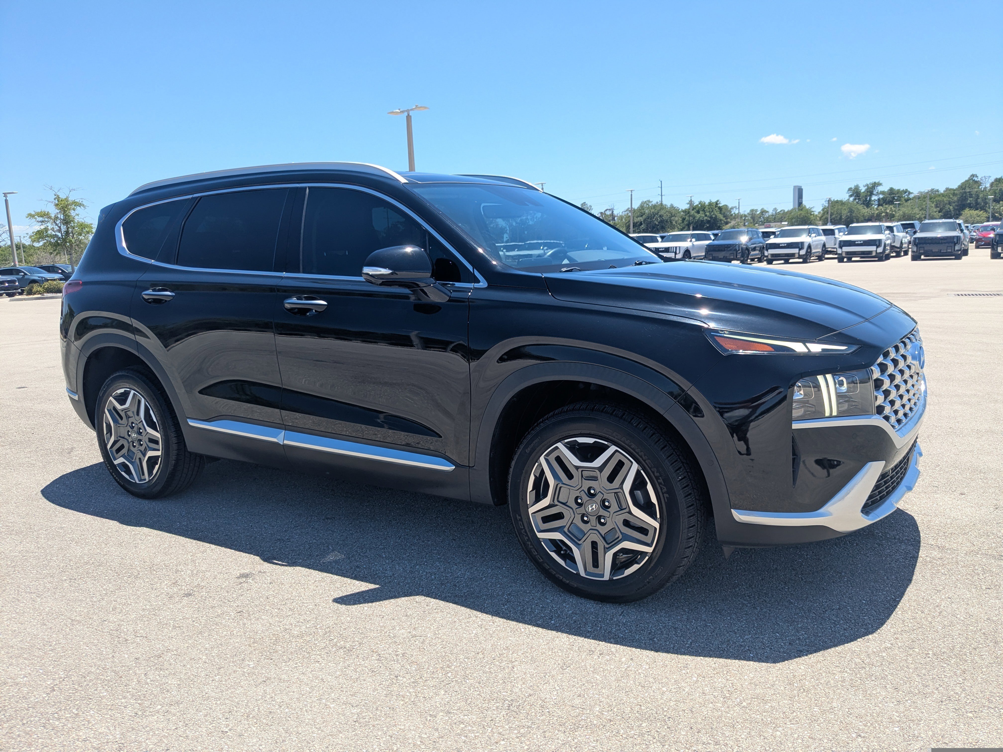 Used 2022 Hyundai Santa Fe Limited AWD/4WD image 2