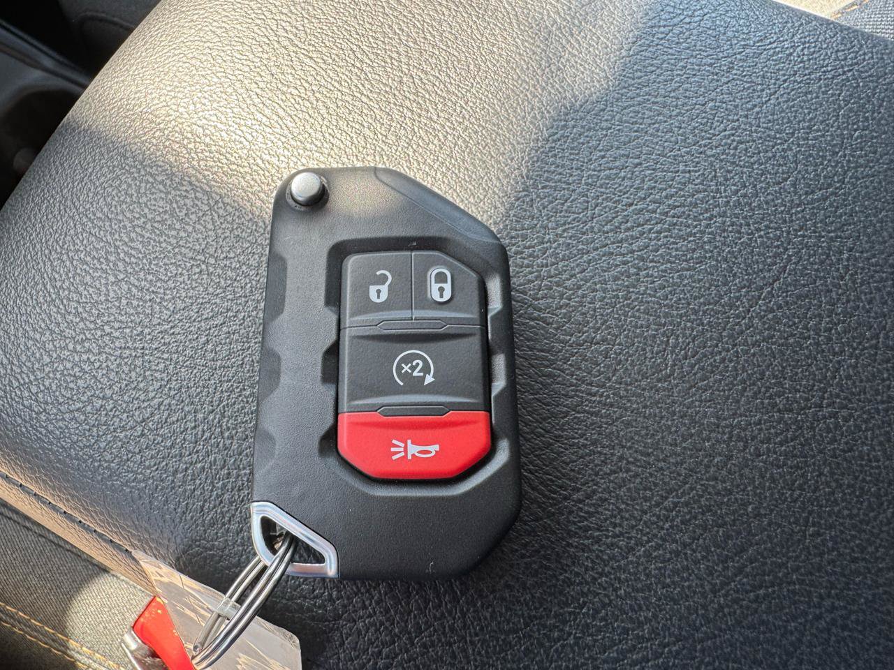 Used 2025 Jeep Wrangler Unlimited Sport AWD/4WD image 23