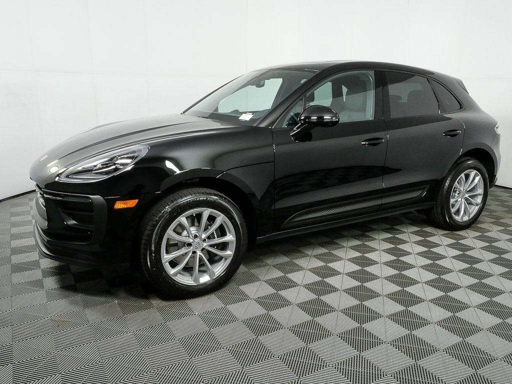 Certified 2026 Porsche Macan AWD/4WD image 2