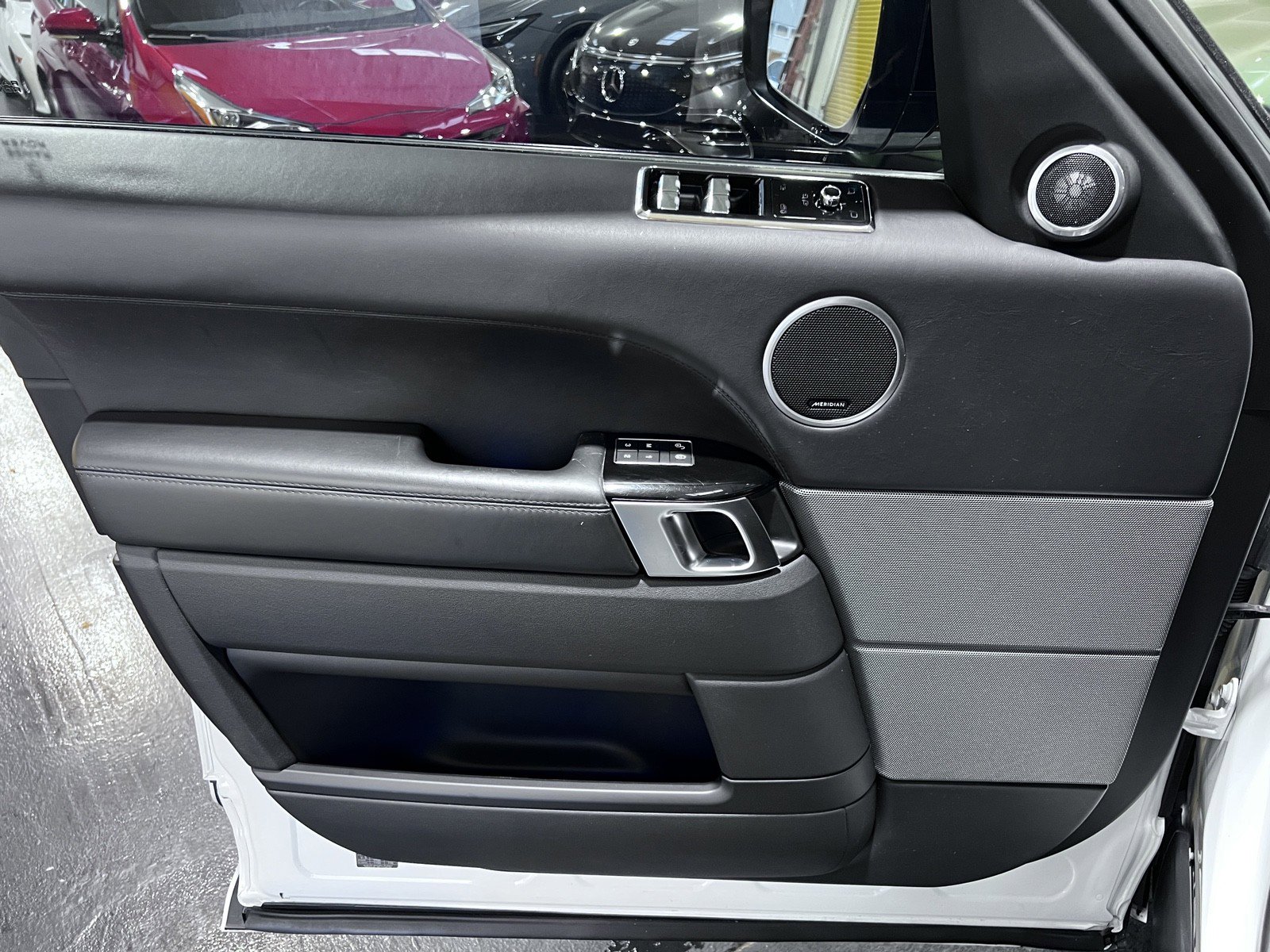 Used 2018 Land Rover Range Rover Sport HSE Dynamic image 26