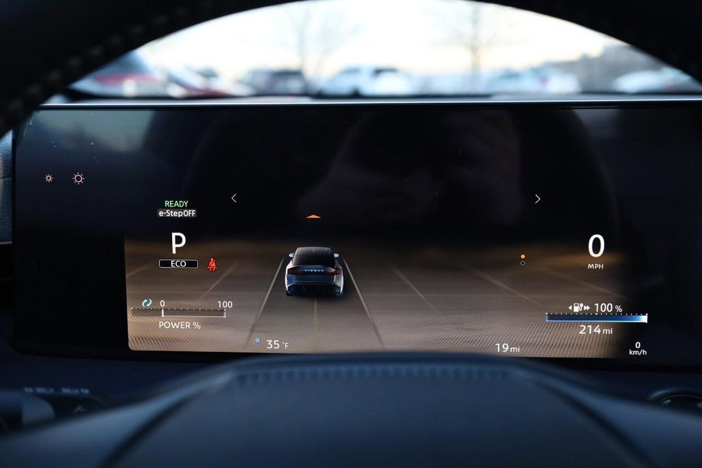 New 2026 Nissan Leaf Platinum+ w/ Cargo Package (Platinum+) image 12