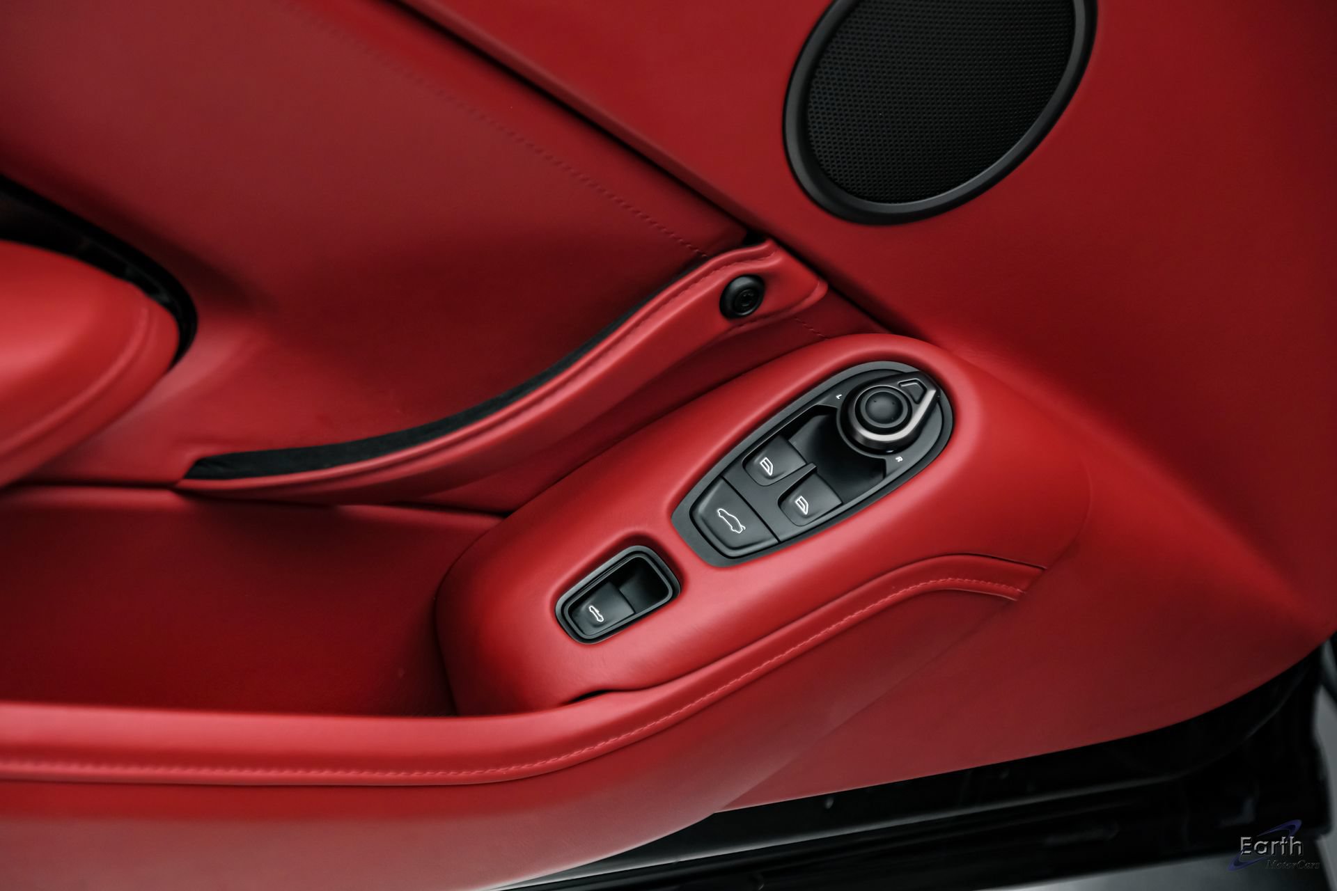 Used 2022 Aston Martin V8 Vantage Roadster RWD image 92