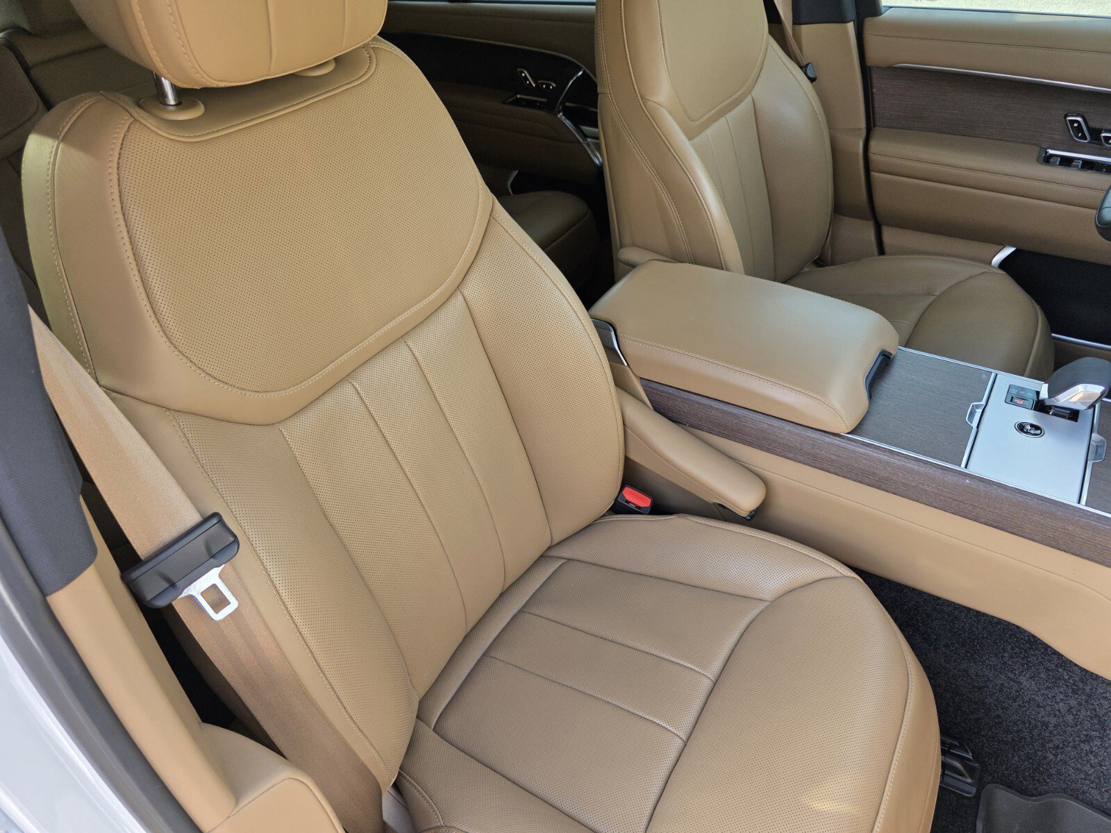 Certified 2024 Land Rover Range Rover Long Wheelbase SE image 25