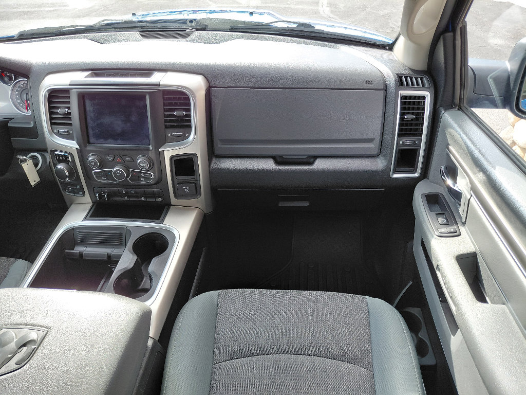 Used 2018 RAM 1500 SLT AWD/4WD image 14