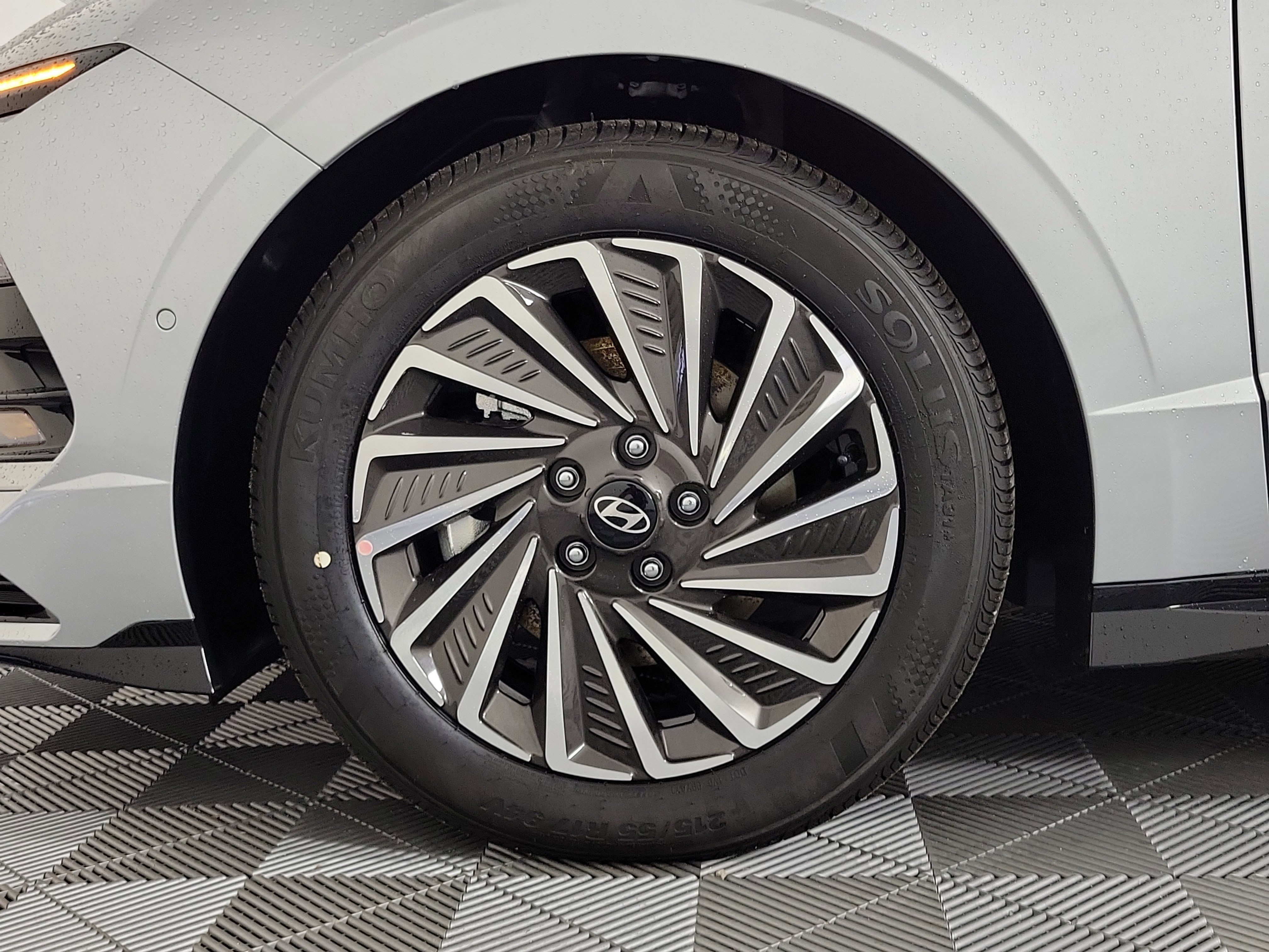 New 2025 Hyundai Sonata Limited image 35