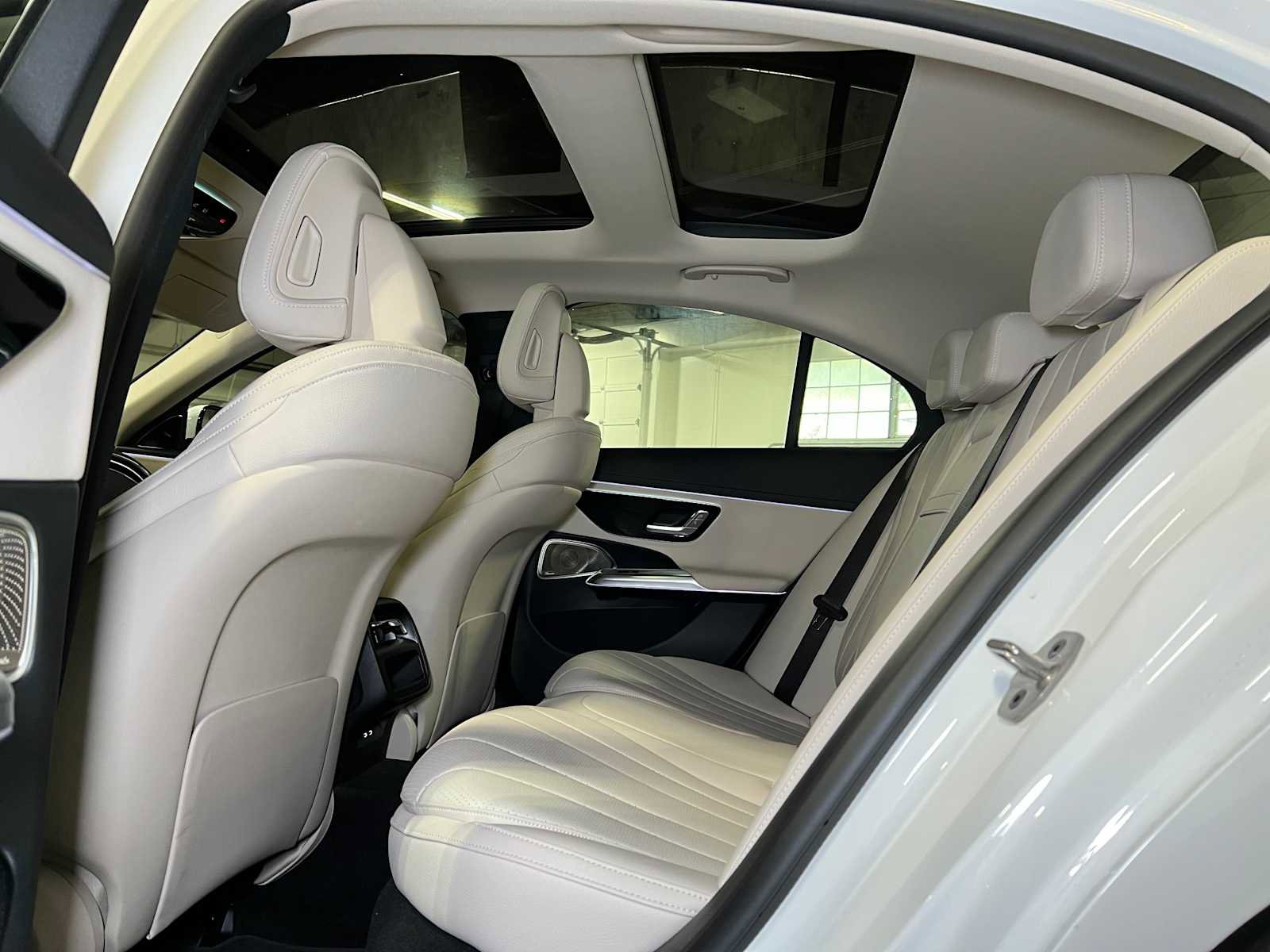 Used 2025 Mercedes-Benz E 350 4MATIC Sedan image 18