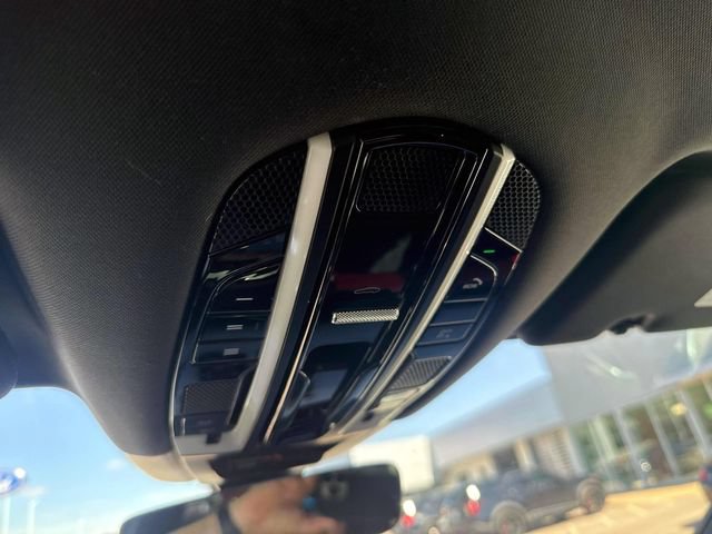Used 2022 Porsche Cayenne AWD/4WD image 25