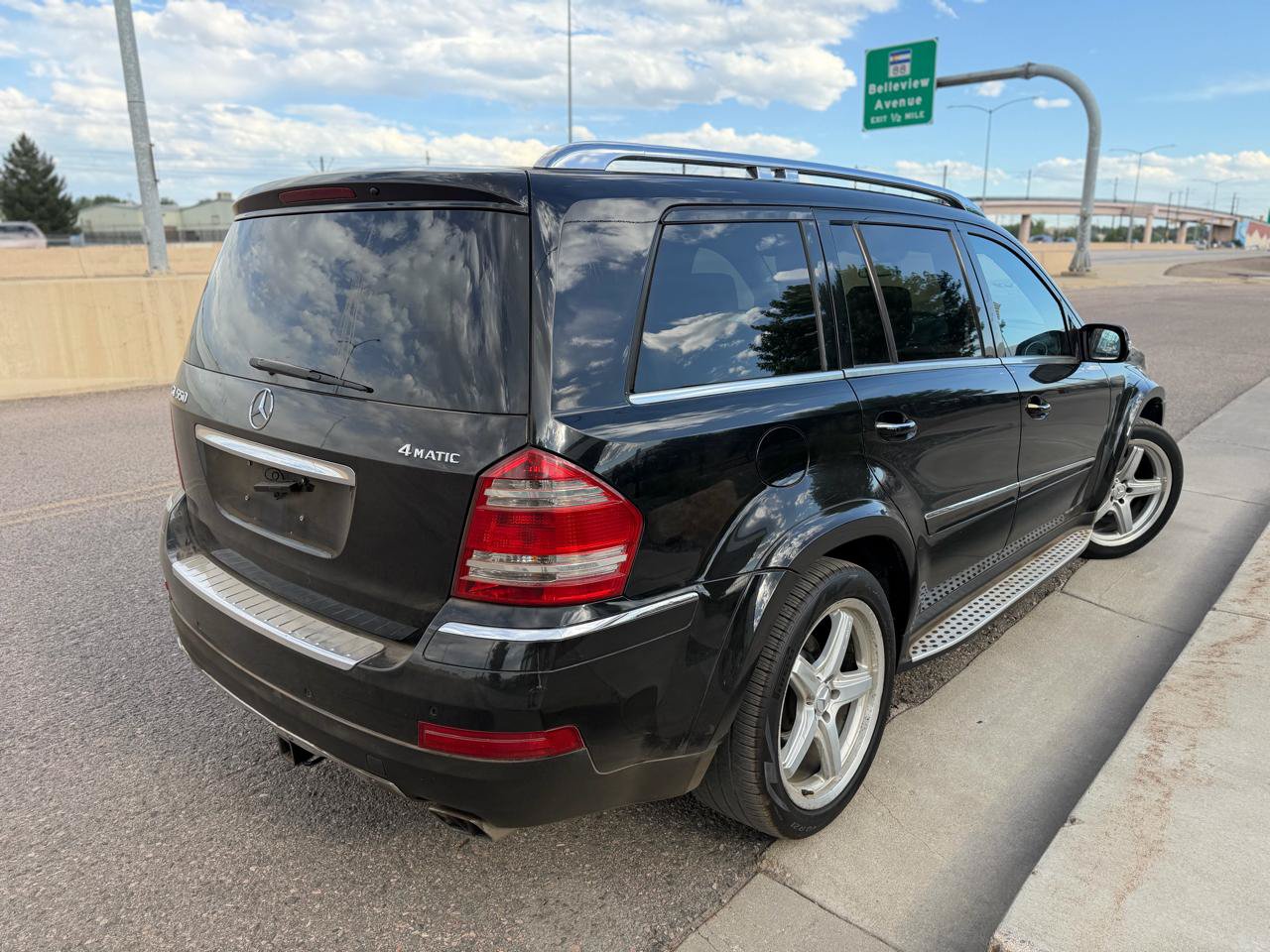 Used 2008 Mercedes-Benz GL 550 4MATIC image 5
