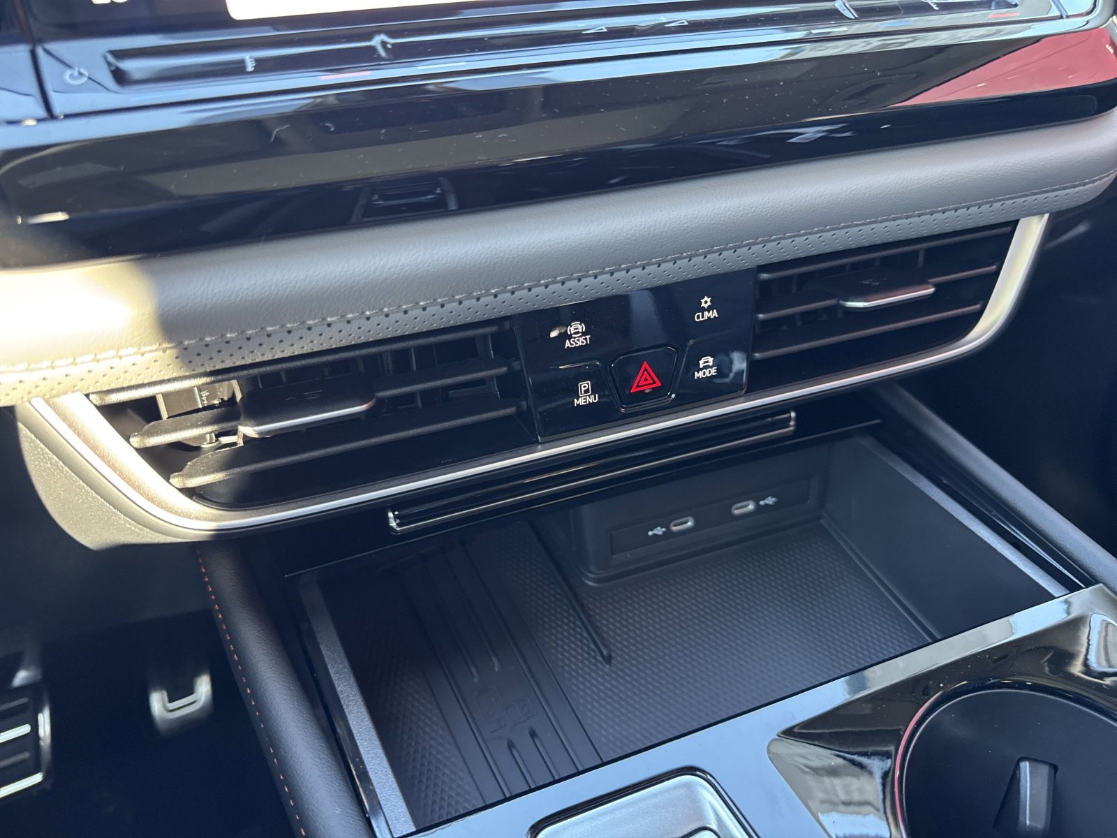 New 2026 Volkswagen Atlas Peak Edition image 30