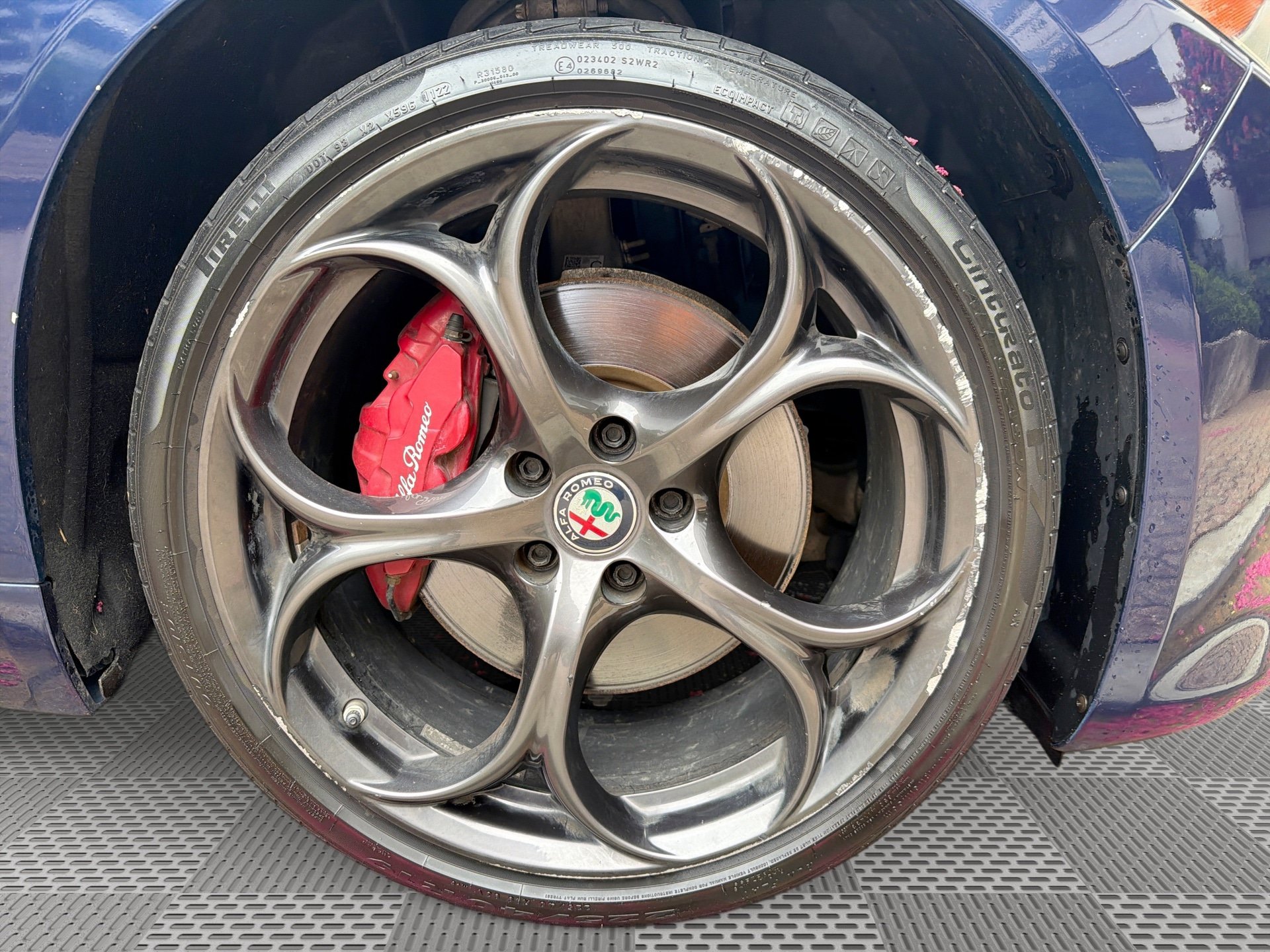 Used 2018 Alfa Romeo Giulia Ti Sport w/ Quick Order Package 22S Sport AWD/4WD image 31