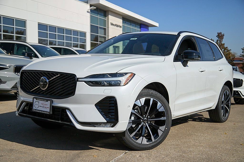New 2026 Volvo XC60 B5 Plus w/ Protection Package Premier image 2