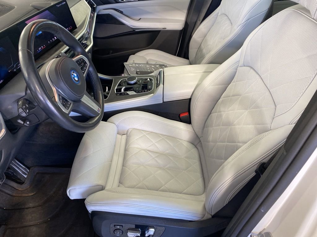 Certified 2024 BMW X5 xDrive50e w/ M Sport Package image 9