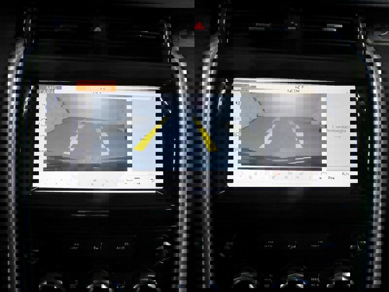 Used 2017 Land Rover Discovery HSE image 14