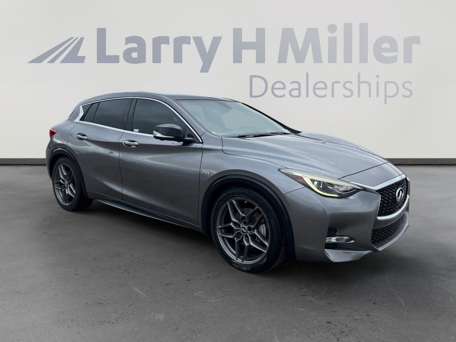 Used 2017 INFINITI QX30 Sport w/ Sport Leather Package image 7