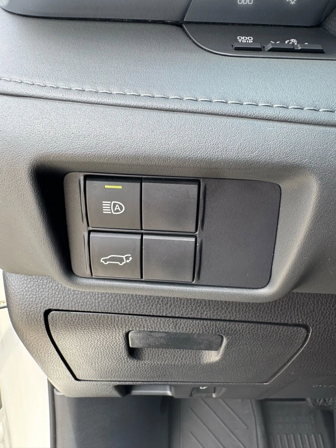 Used 2021 Toyota Highlander XSE AWD/4WD image 8