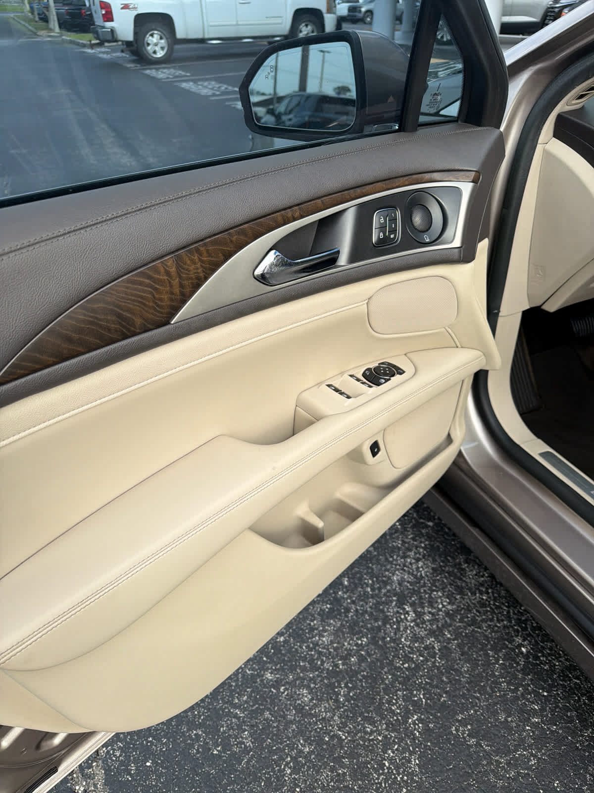 Used 2018 Lincoln MKZ Reserve w/ Technology Package FWD image 14
