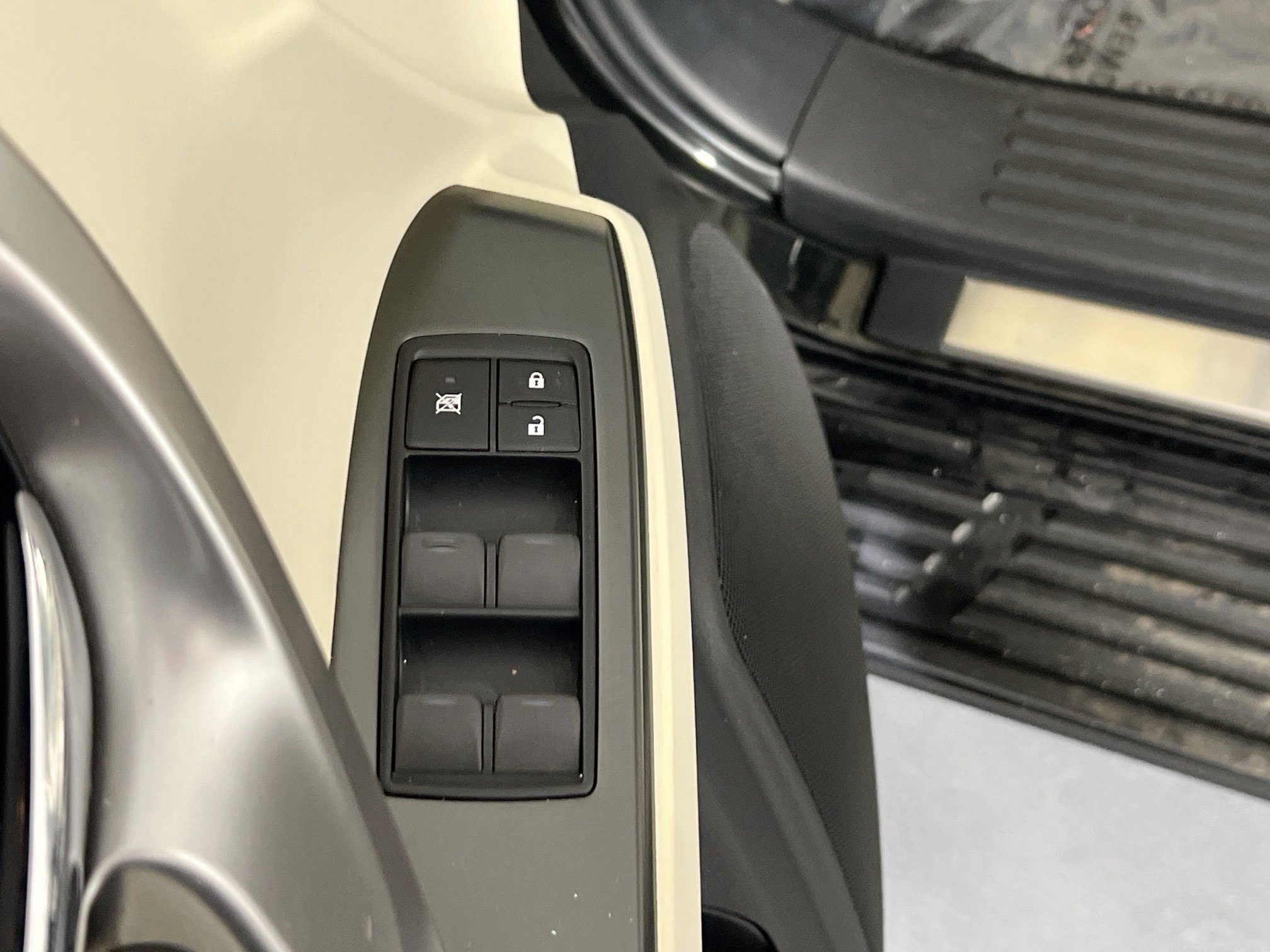 Used 2023 Lexus GX 460 Premium w/ Premium Package image 18