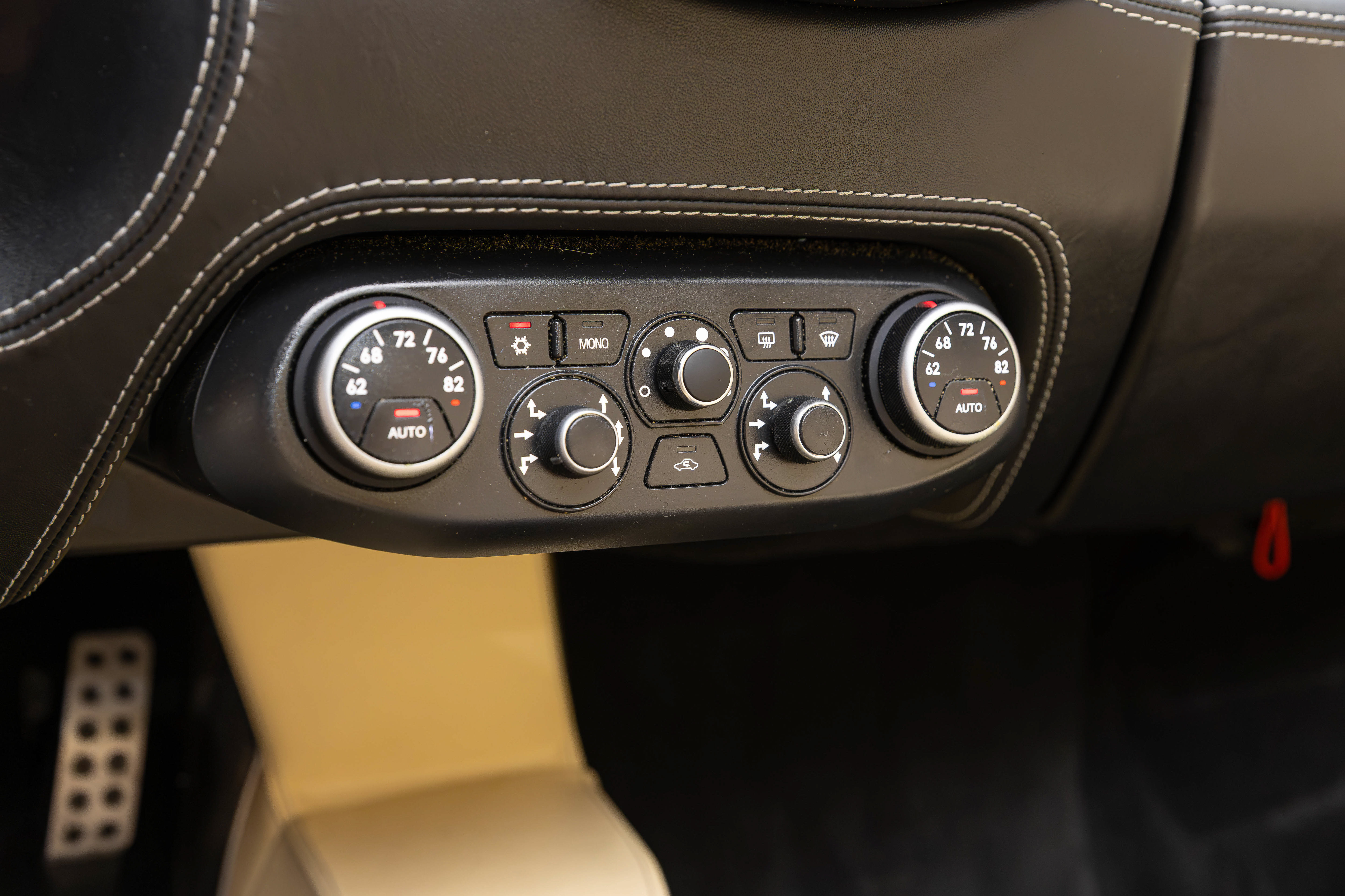 Certified 2013 Ferrari 458 Spider RWD image 27