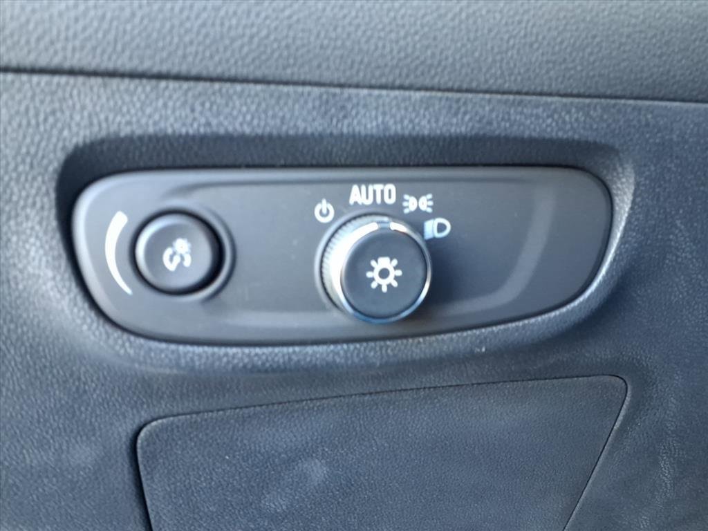 Used 2025 Buick Encore GX Sport Touring w/ Comfort Package image 17