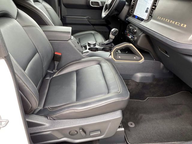 Used 2025 Ford Bronco Badlands image 25