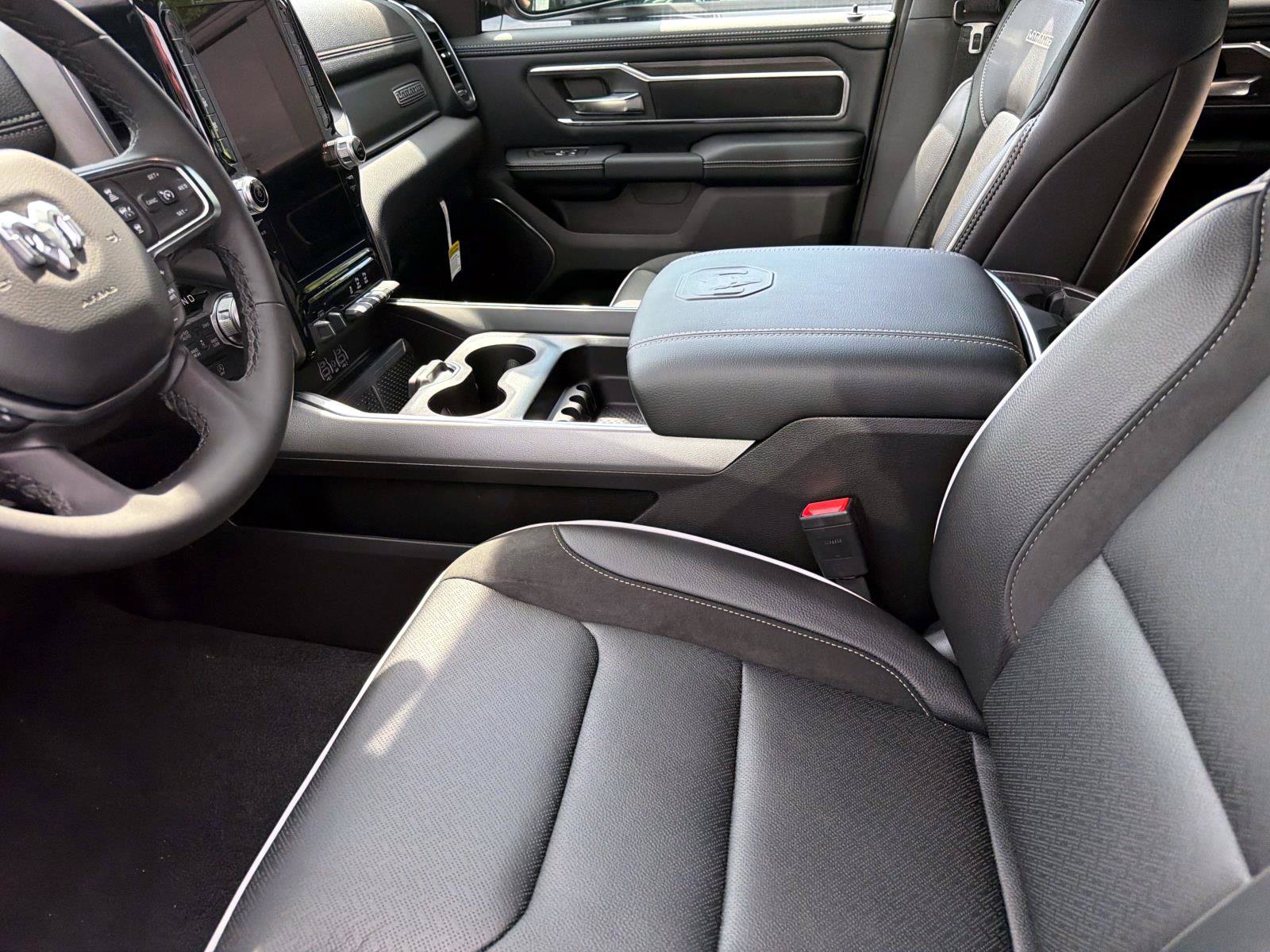 New 2026 RAM 1500 Laramie w/ Laramie Preferred Package AWD/4WD image 10