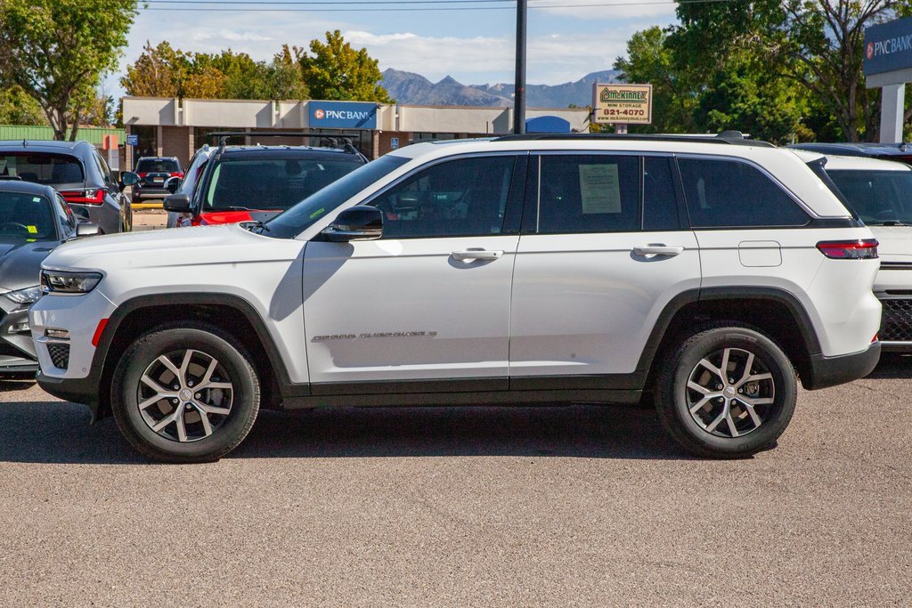Used 2025 Jeep Grand Cherokee Limited w/ Luxury Tech Group II image 8