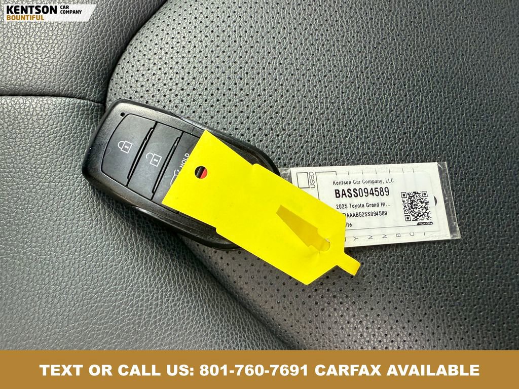 Used 2025 Toyota Grand Highlander AWD image 38