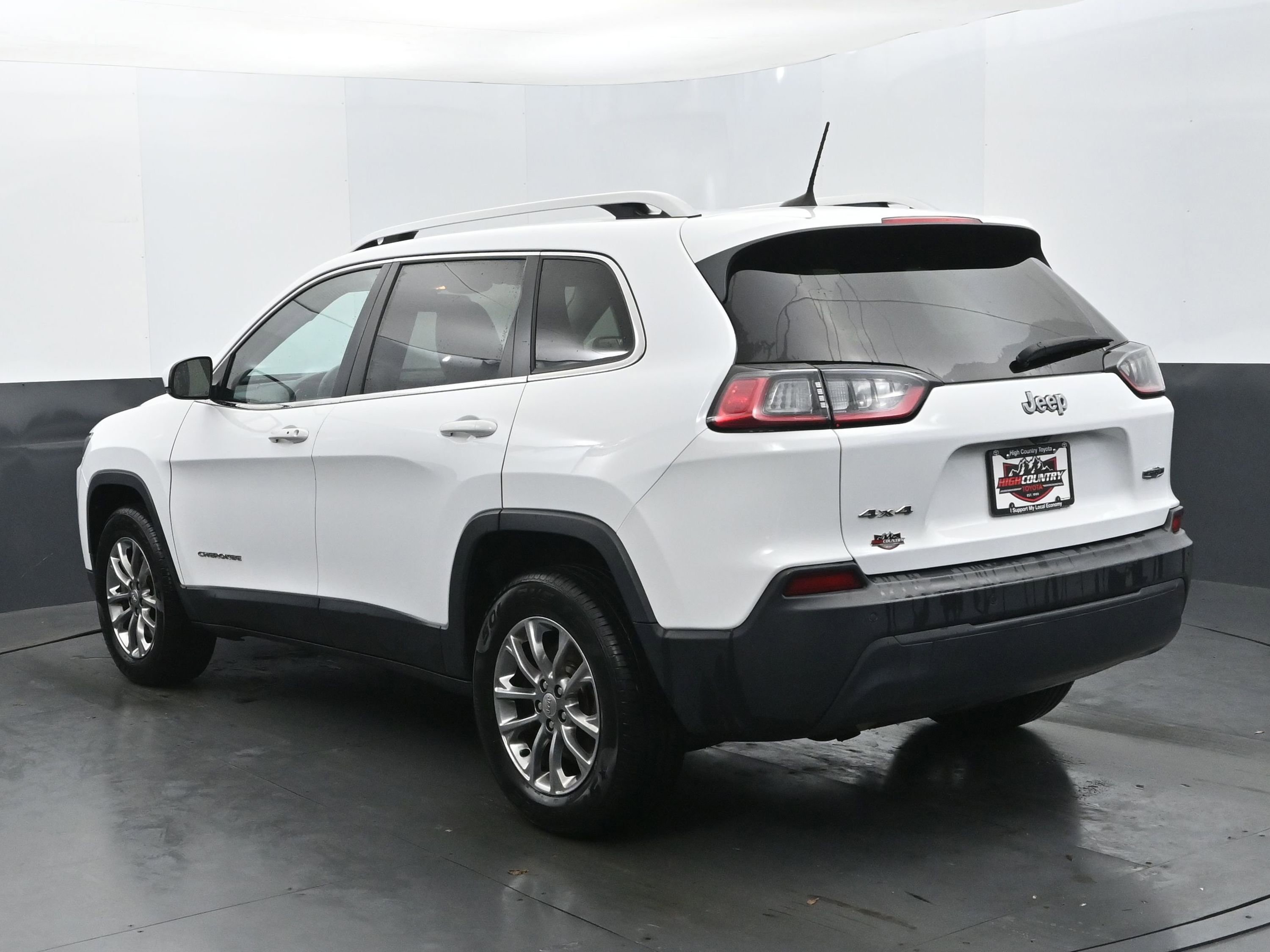 Used 2020 Jeep Cherokee Latitude Plus image 4