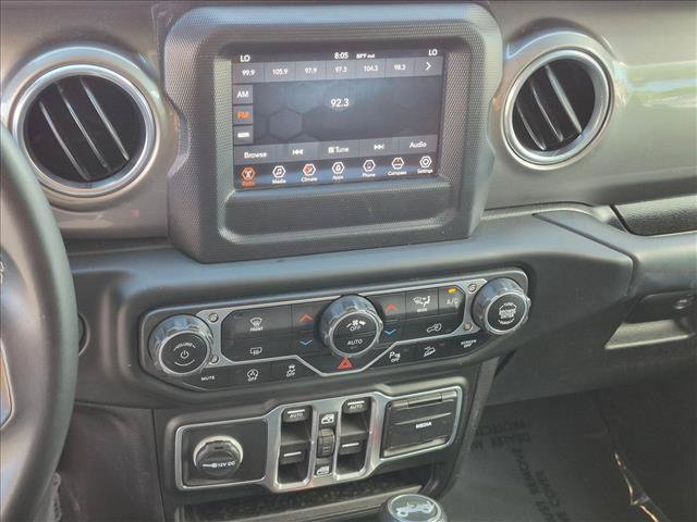 Used 2018 Jeep Wrangler Unlimited Sahara AWD/4WD image 12