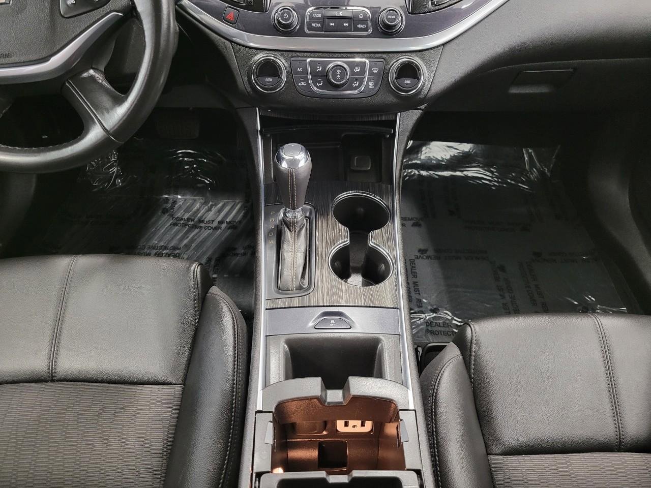 Used 2017 Chevrolet Impala LT FWD image 18