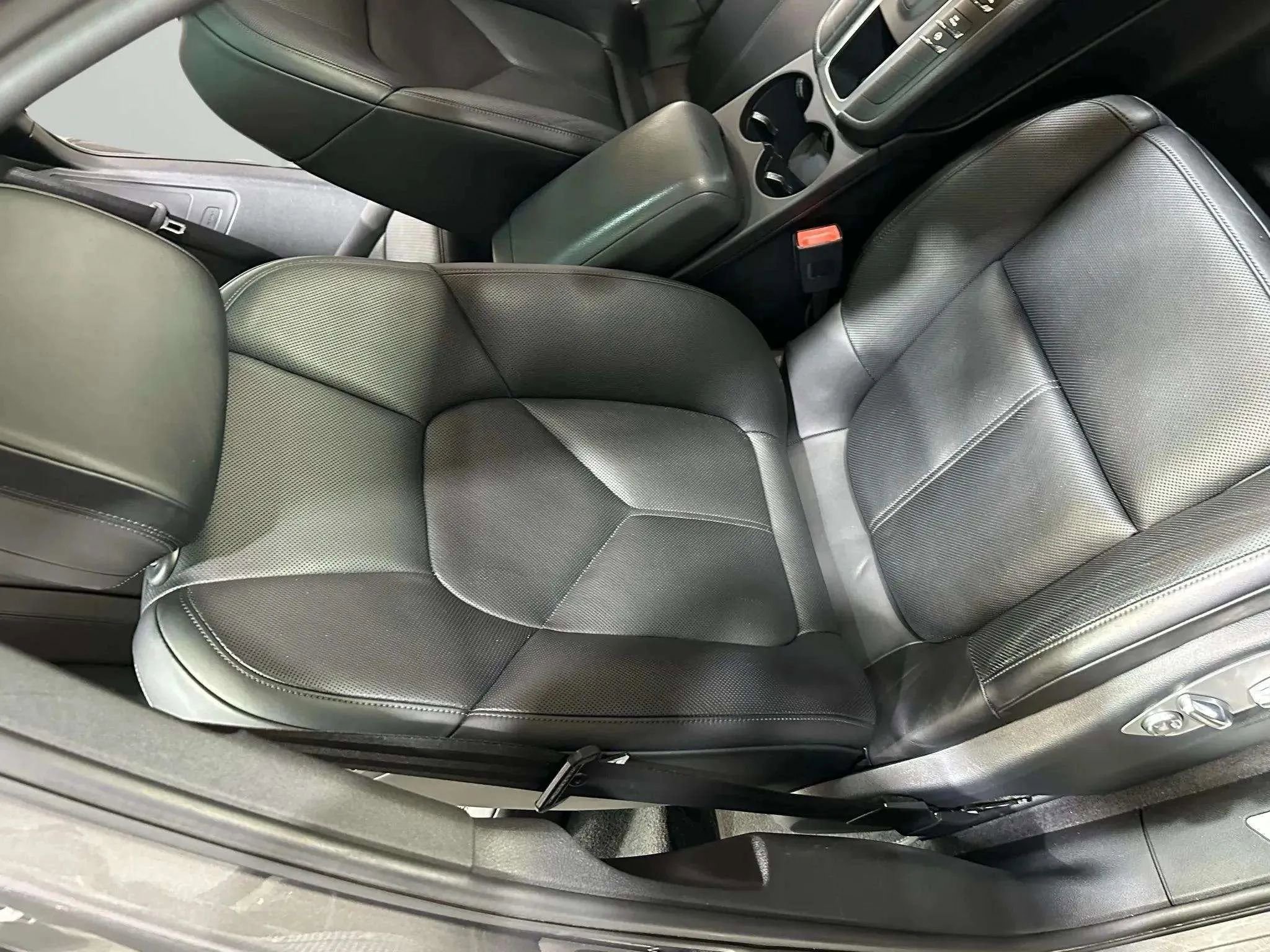 Used 2016 Porsche Macan S image 39