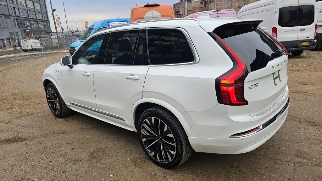 Certified 2025 Volvo XC90 T8 Ultra w/ Protection Package Premier image 2