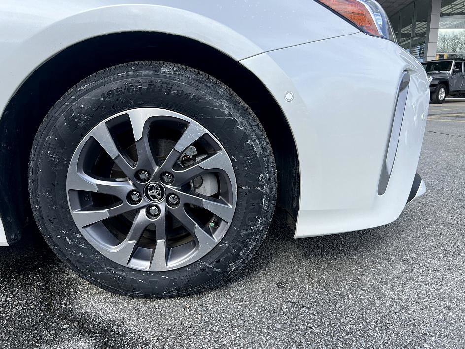 Used 2022 Toyota Prius Limited image 14