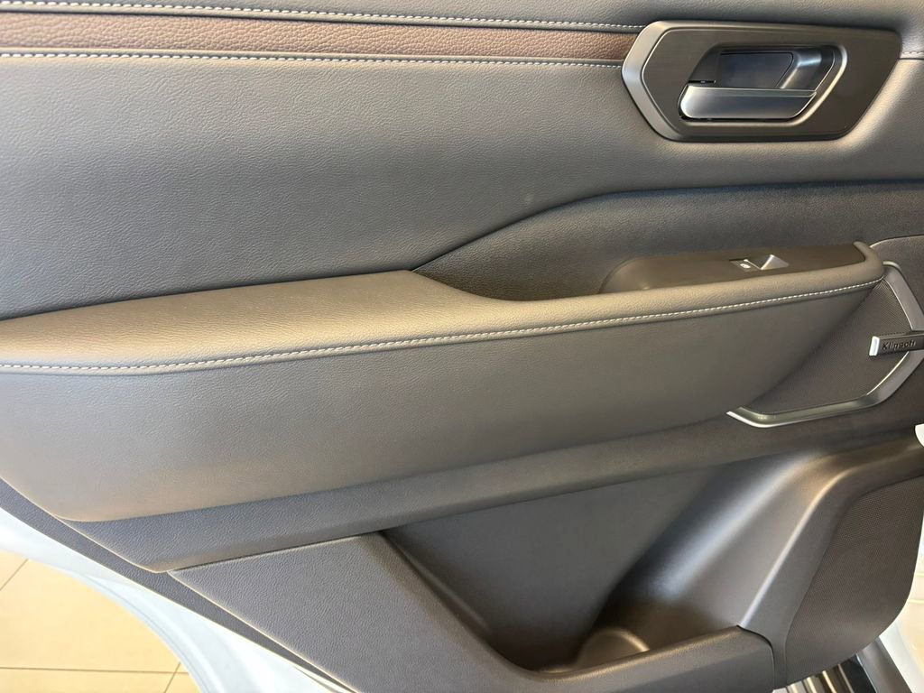 New 2026 Nissan Armada Platinum image 23