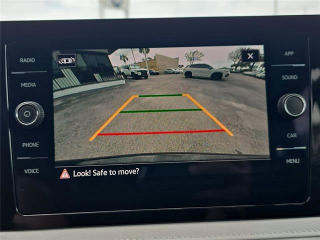 Used 2025 Volkswagen Taos SE image 19