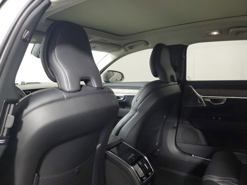 Used 2022 Volvo S90 B6 Inscription w/ Advanced Package AWD/4WD image 16