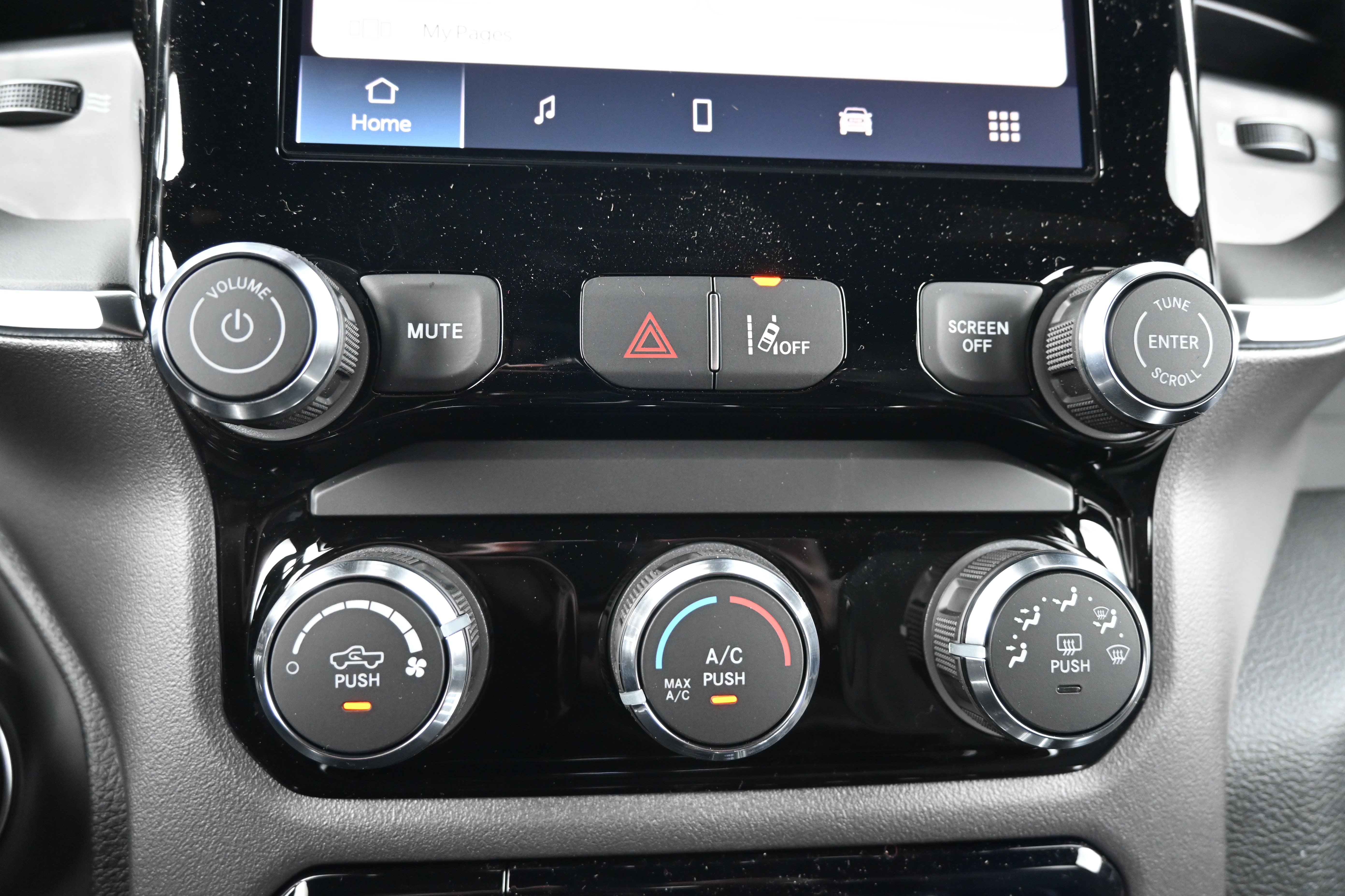 New 2026 RAM 1500 Express AWD/4WD image 25