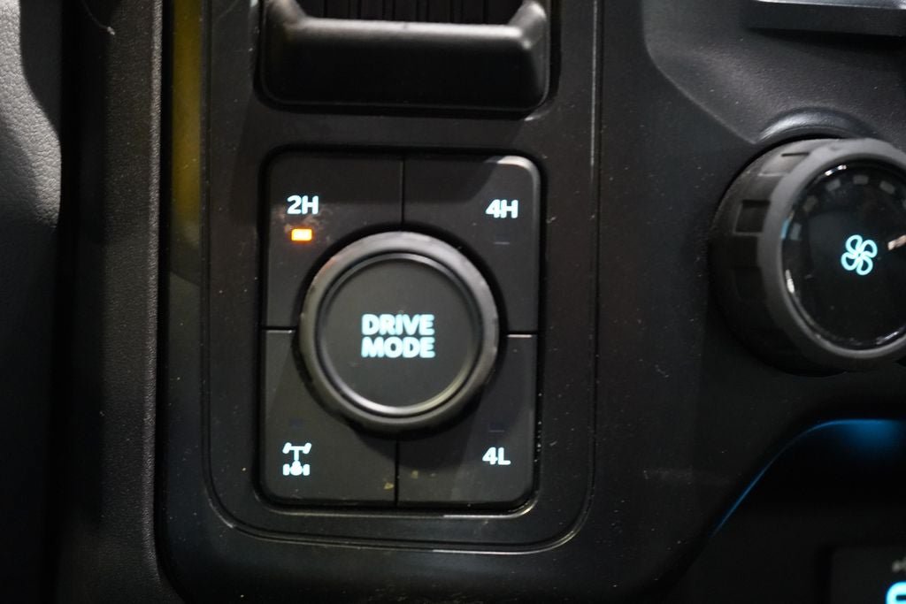 Used 2025 Ford F250 XL AWD/4WD image 18