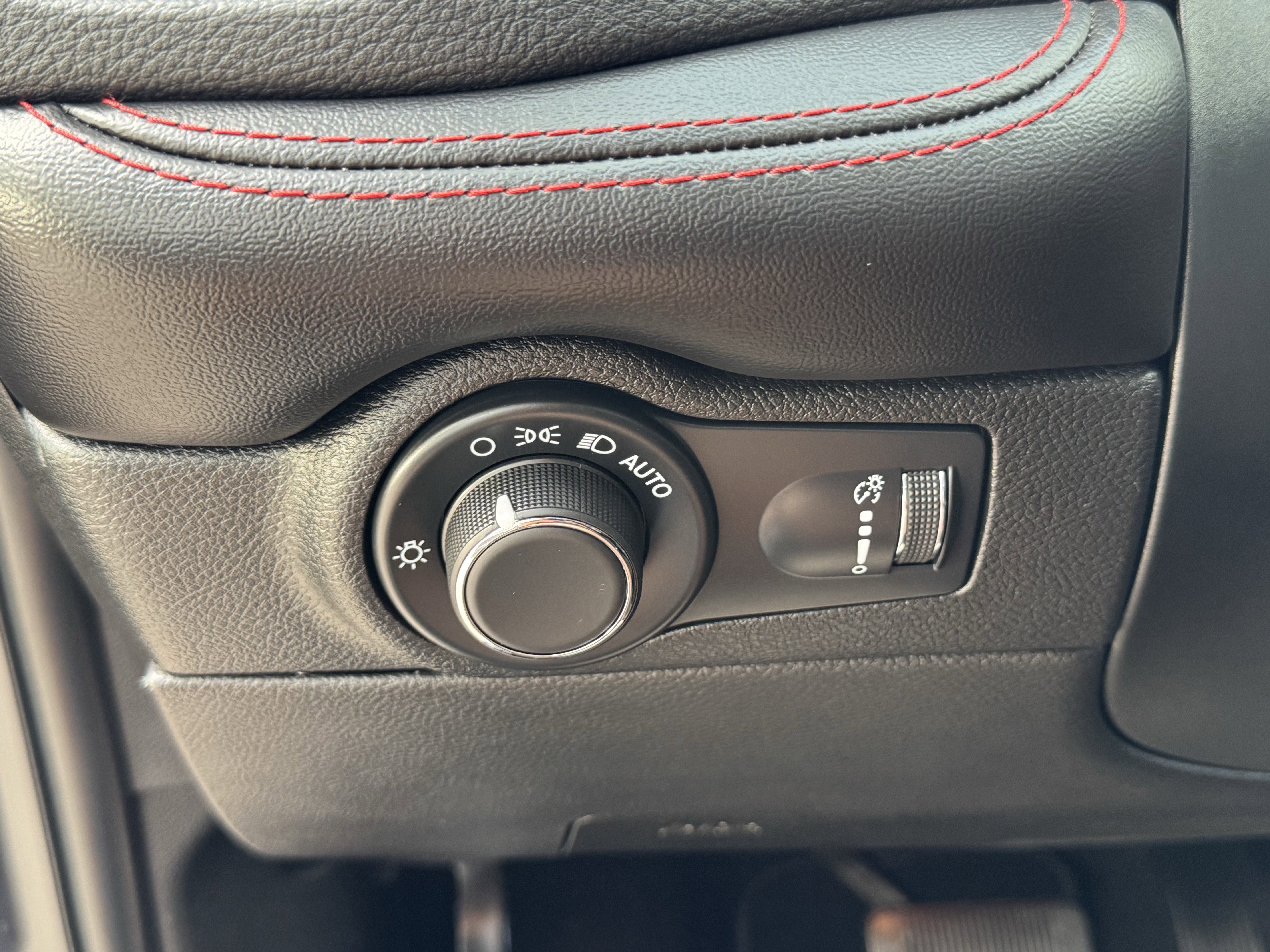 Used 2025 Dodge Durango GT w/ Blacktop Package image 25